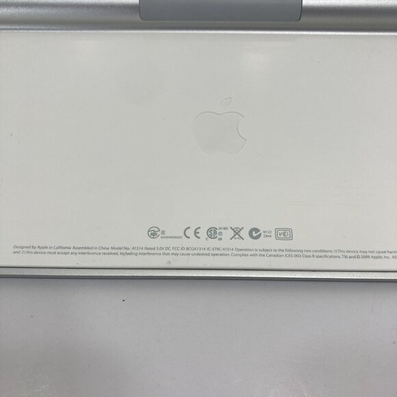 Genuine Apple A1314 Bluetooth Aluminum Keyboard Silver Compact - TESTED - Picture 5 of 8